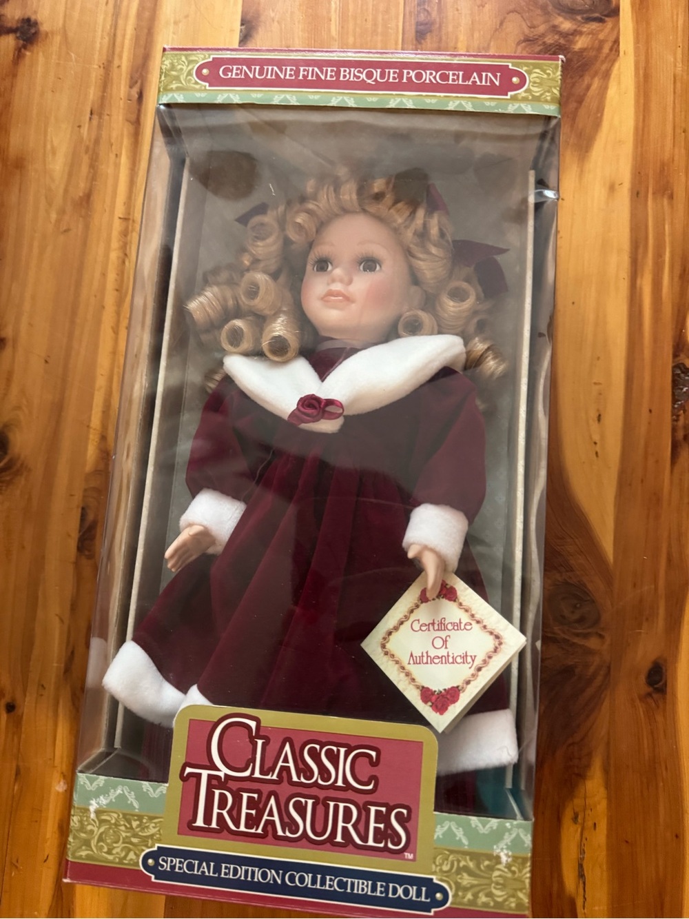 CLASSIC TREASURES
• SPECIAL EDITION COLLECTIBLE DOLL •